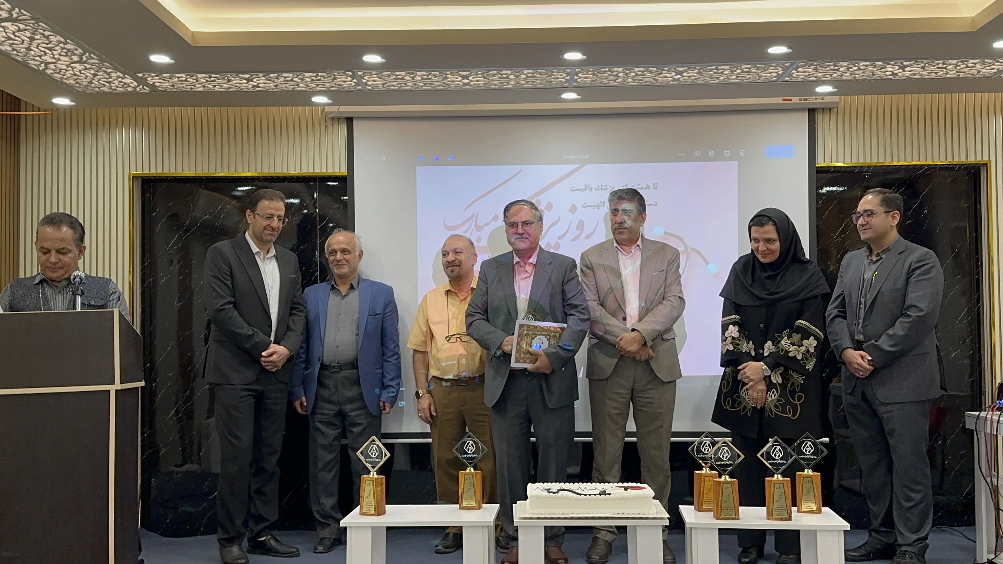 تجلیل از پزشکان نمونه ۱۴۰۵ در روز پزشک